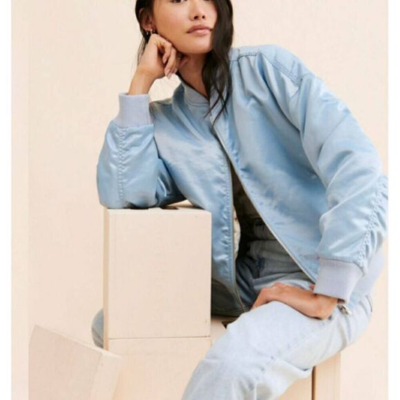 Urban Outfitters Cara Reversible Satin Floral Velvet Puffer Jacket Sz. Sm. - Picture 2 of 13